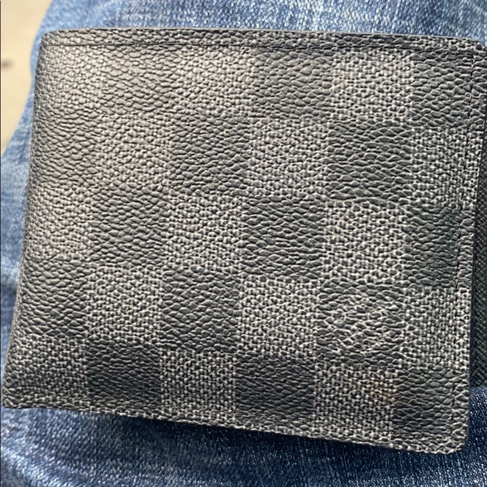 LV